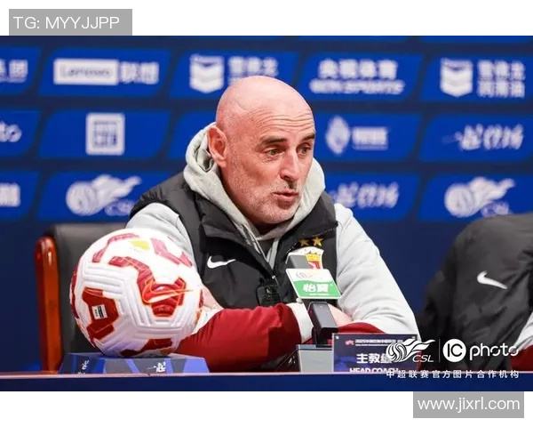 杜塞尔多夫队长因伤缺阵，球队面临挑战