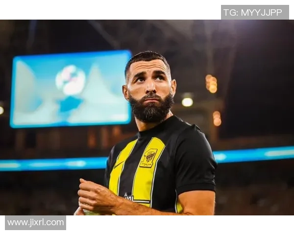 皇马与本泽马续约至2023年,球迷纷纷祝福:忠诚与荣耀的再续写 皇马与本泽马续约至2023年,球迷纷纷祝福:忠诚与荣耀的再续写